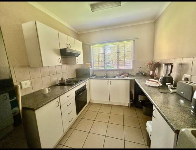 2 BEDROOM APARTMENT FOR SALE IN VANDERBIJLPARK SW 5